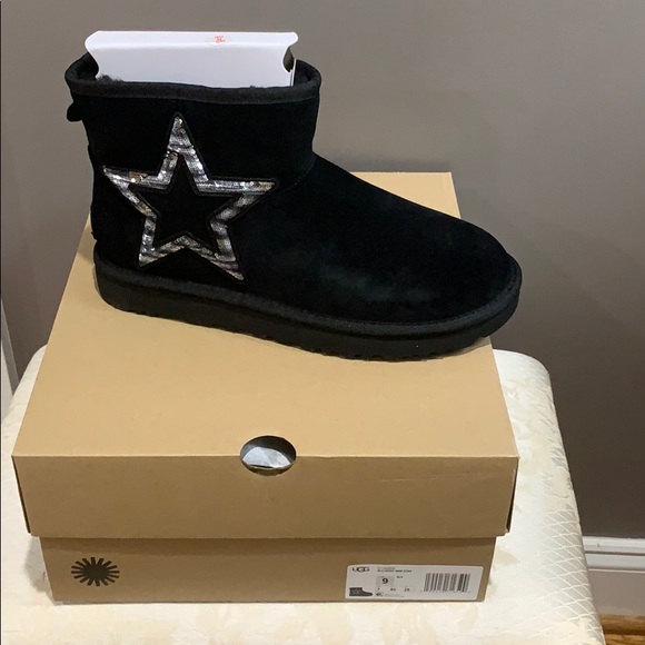 UGG Shoes - ❤️LAST PAIR ❤️UGG Classic Mini Star size 8